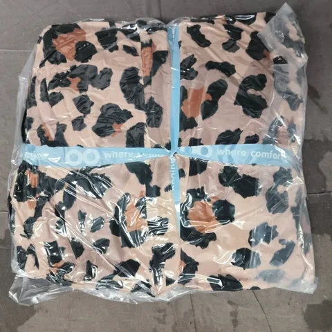 SEALED OODIE OVERSIZED HOODED BLANKET - LEOPARD