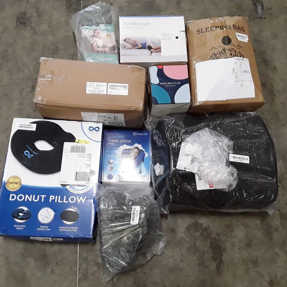 PALLET CONTAINING ASSORTED PILLOWS & CUSHIONS INCLUDING KNEE CUSHION, TRAVEL PILLOW, DONUT PILLOW, SLEEPING BAG, LEG ELEVATION PILLOW, NECK PILLOW