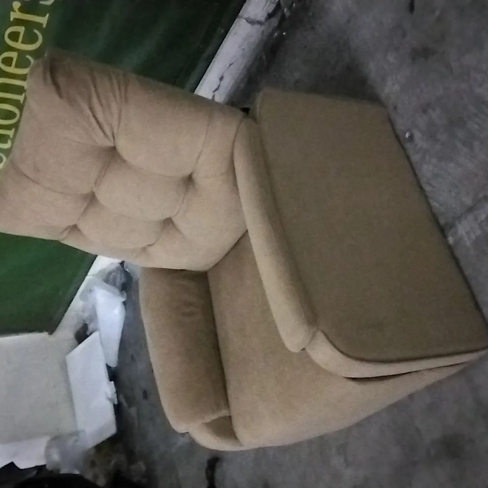 QUALITY DESIGNER LIGHT BROWN PLUSH FABRIC BUTTON BACK ARMCHAIR 