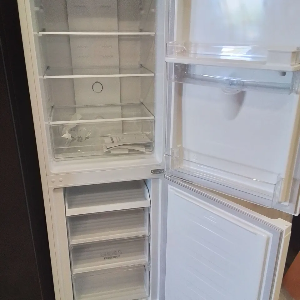FRIDGEMASTER MC55251DEB 55CM WIDE, TOTAL NO FROST, FREESTANDING FRIDGE FREEZER -WHITE-