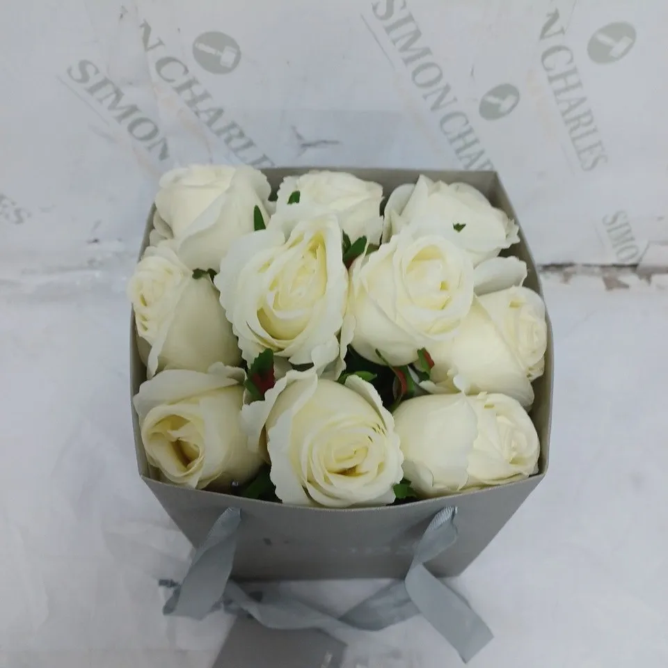 BOXED FAUX FLOWER ARRANGEMENT WITH VASE AND FLOWER AND ROOM SCENT ENGLISH ROSE WHITE