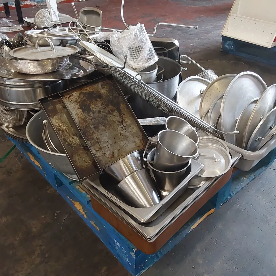 PALLET TO CONTAIN A LARGE ASSORTMENT OF METAL CATERING EQUIPMENT 