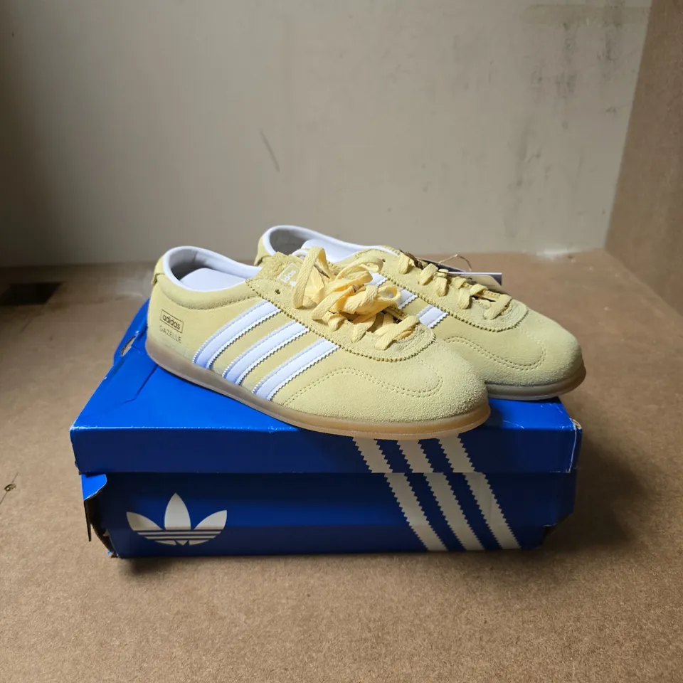 ADIDAS GAZELLE LO PRO W TRAINERS – YELLOW SUEDE, UK4