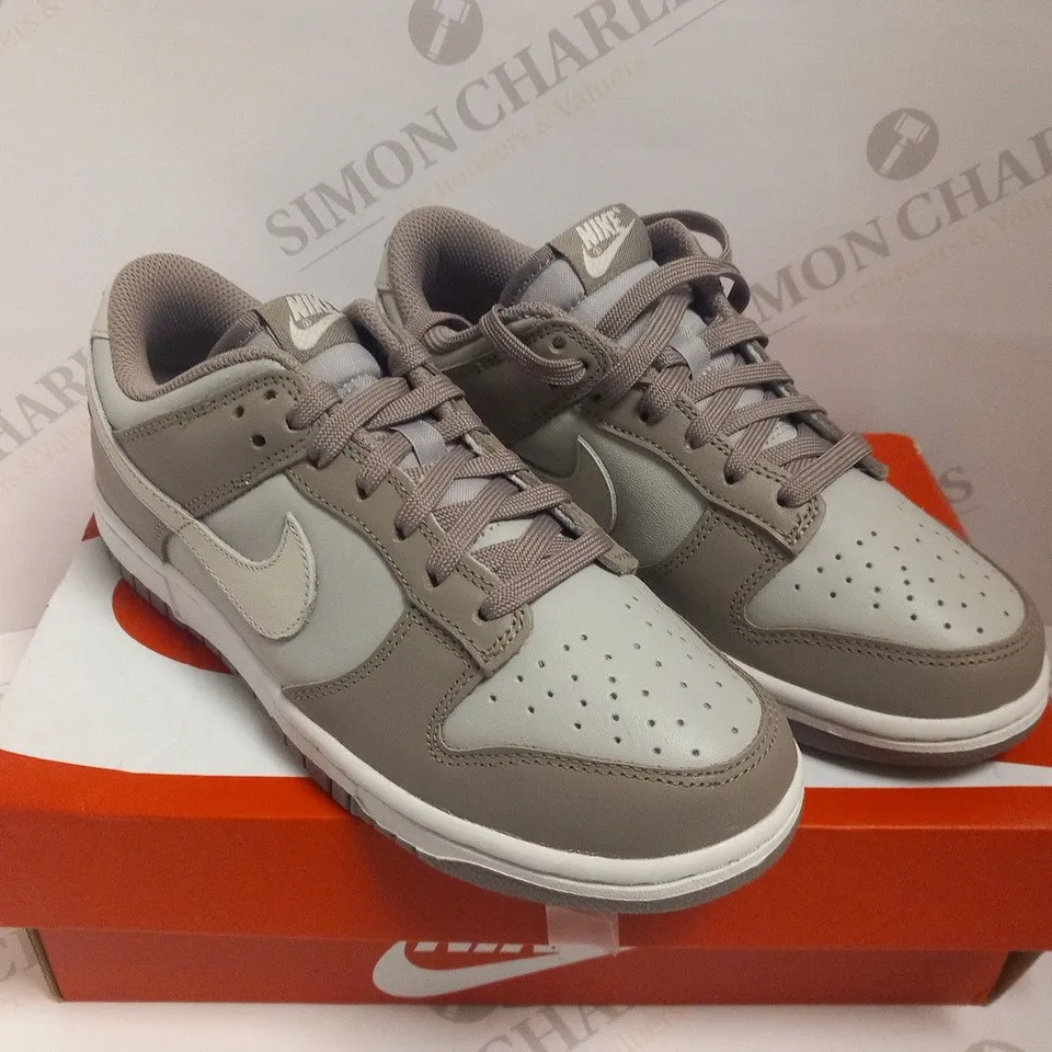 BOXED NIKE WOMANS DUNK LOW - MOON FOSSIL SIZE 3.5