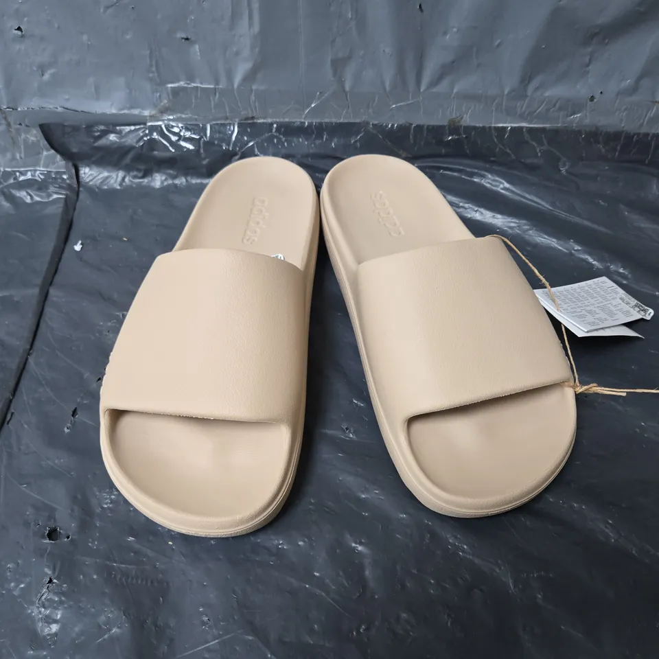 UNBOXED PAIR OF ADIDAS ADILETTE LUMIA SLIDES ON COFFEE - UK 8
