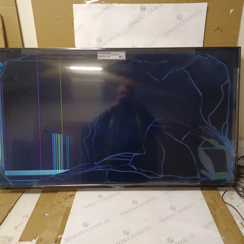 LG LED UQ70 50" 4K UHD SMART TV [COLLECTION ONLY]