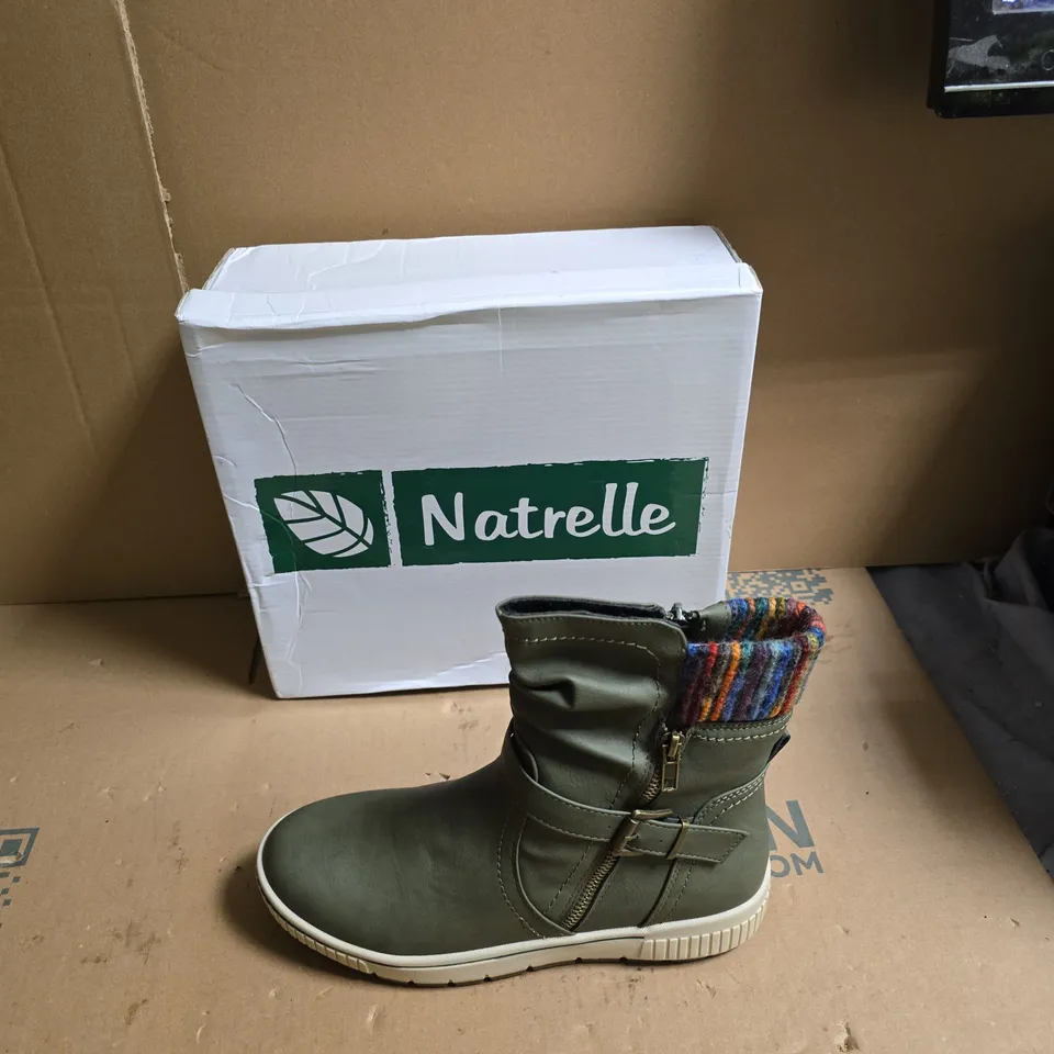 NATRELLE OLIVE GREEN ANKLE BOOT WITH MULTICOLOUR KNIT CUFF – ZIP CLOSURE - UK SIZE 6