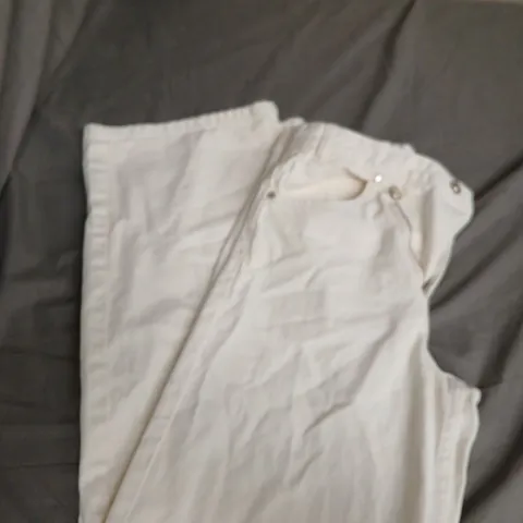 BERSHKA WHITE WIDE-LEG TROUSERS, UK 6 (EU 34)