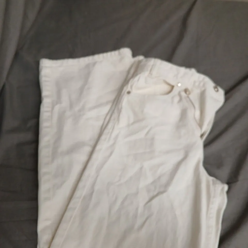 BERSHKA WHITE WIDE-LEG TROUSERS, UK 6 (EU 34)