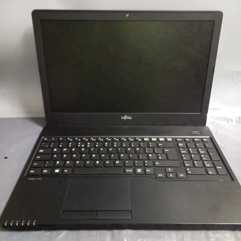 FUJITSU LIFEBOOK A555 BLACK