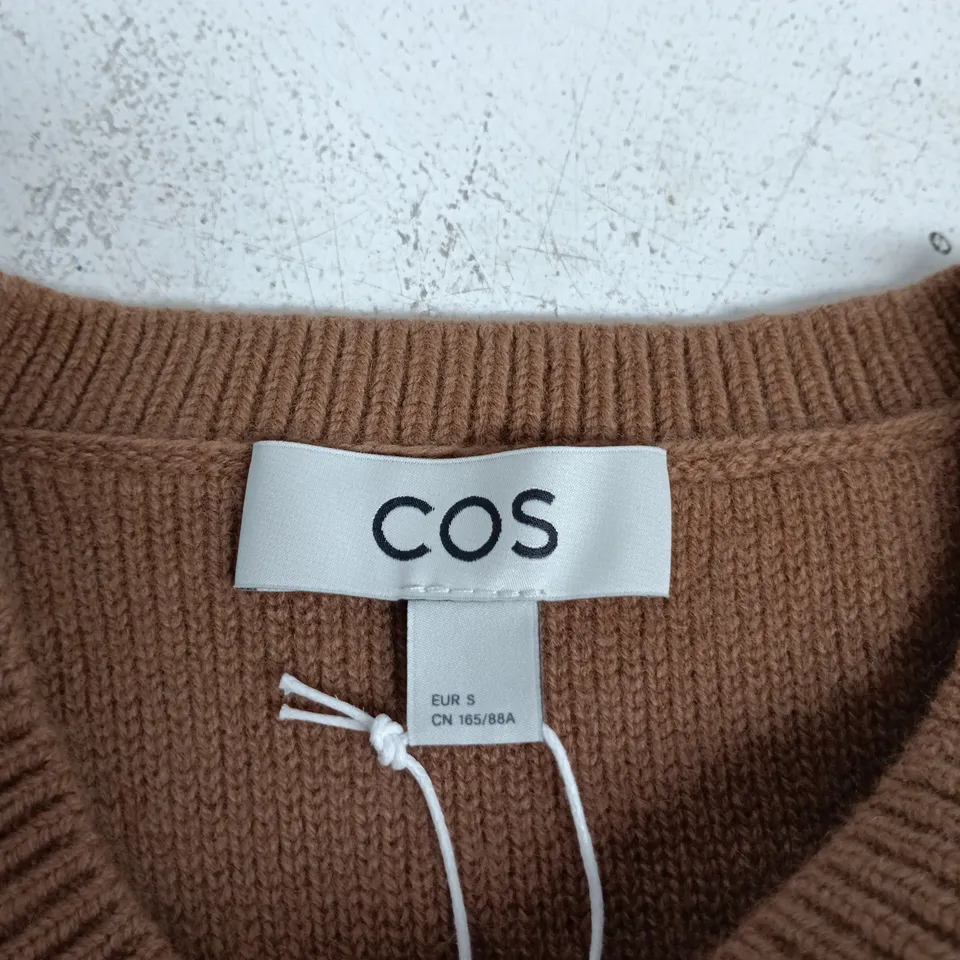 COS CAMEL KNIT SWEATER – (EU S)