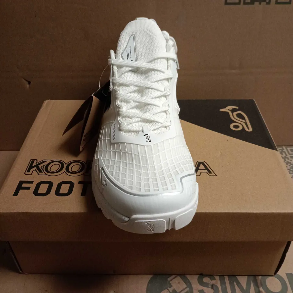 BOXED PAIR OF KOOKABURRA PRO SPIRIT HOCKEY SHOES – WHITE, UK 12