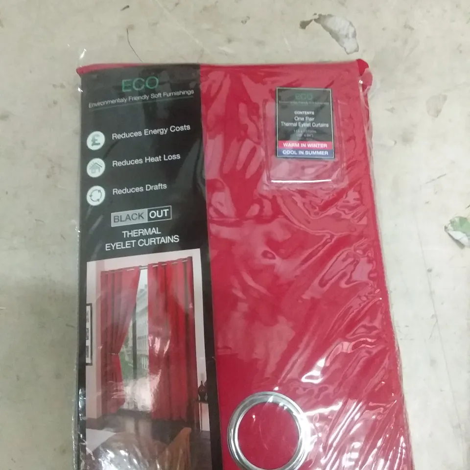 DESIGNER LLOYD HARBOUR EYELET BLACKOUT THERMAL CURTAINS COLOUR: RED SIZE: 45 X 54"