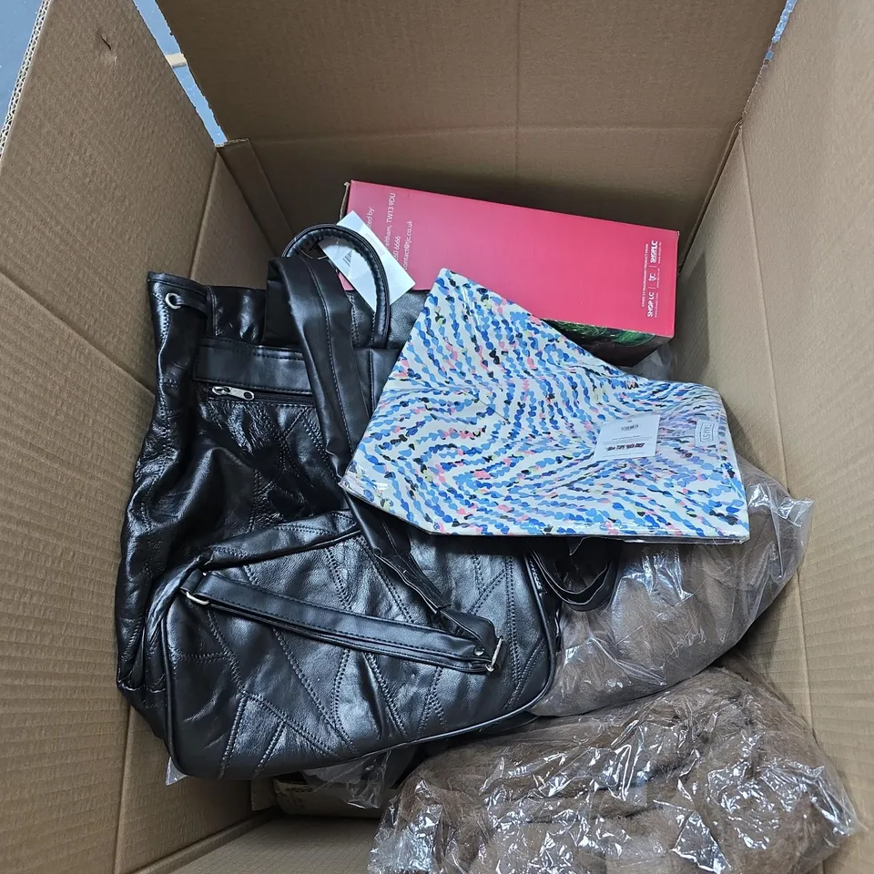 BOX OF APPROXIMATELY 10 ASSORTED HOUSEHOLD ITEMS TO INCLUDE WOMENS TAMSY TOP, GLASS CHRISTMAS TREE LAMP, LEATHER BAG ETC