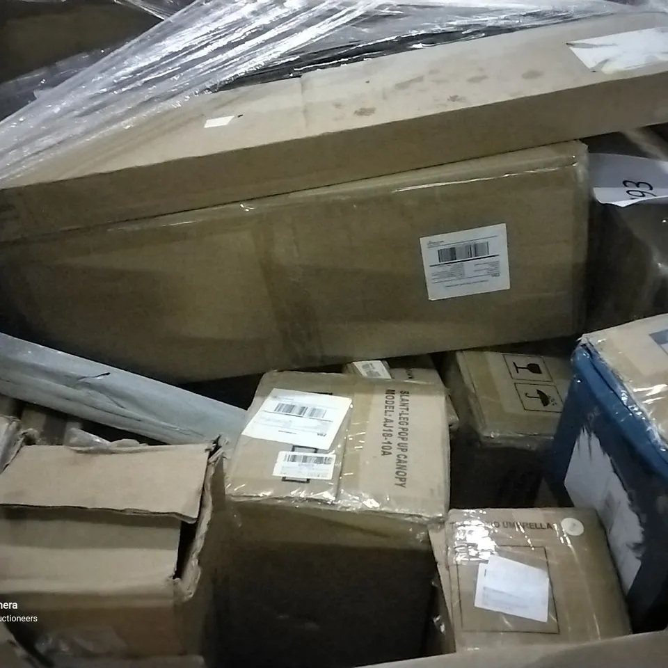PALLET OF ASSORTED ITEMS INCLUDING 45M WASHING LINE, GAZEBO WITH SIDES, PVC PRIVACY FENCE, METAL HEART ARCH, HOME SWEET HOME SIGN