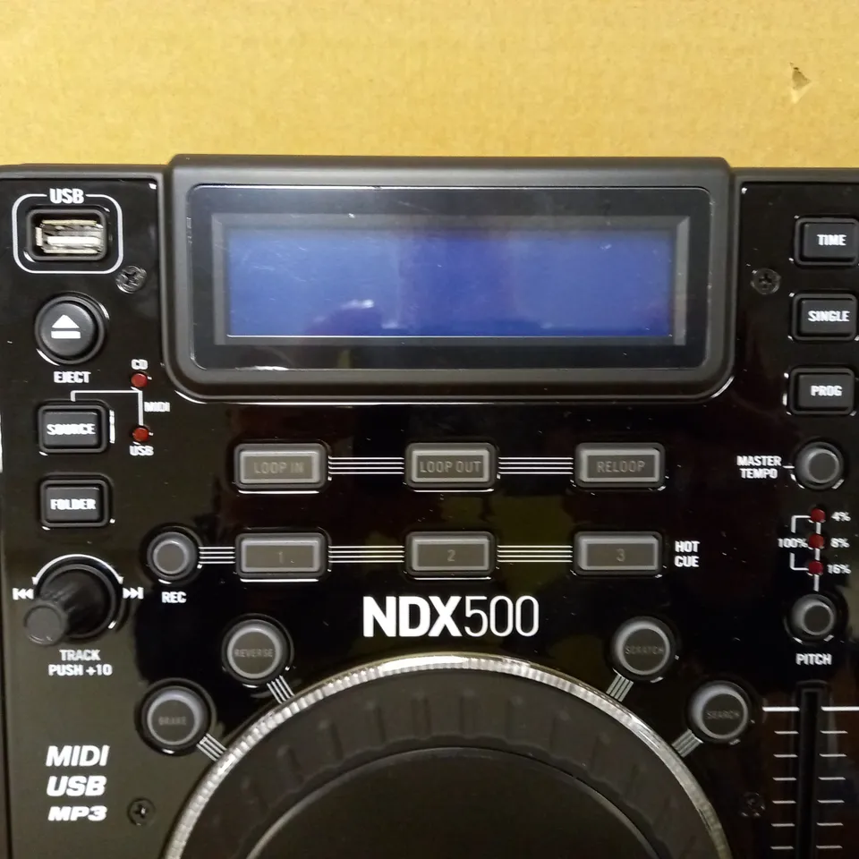 NUMARK NDX500 - STANDALONE USB / CD PLAYER AND SOFTWARE CONTROLLER WITH TOUCH-SENSITIVE JOG WHEEL