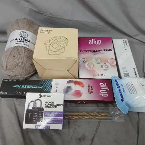 APPROXIMATELY 20 ASSORTED HOUSEHOLD ITEMS TO INCLUDE WOOL, DISCO LIGHT AND AIR UP 