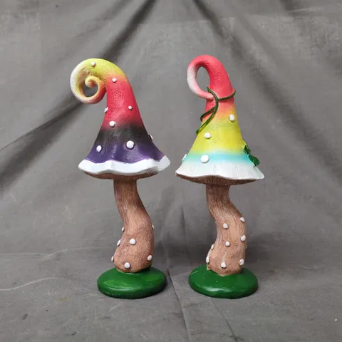BOXED SET OF 2 COLOURFUL DECORATIVE RESIN TOADSTOOL ORNAMENTS