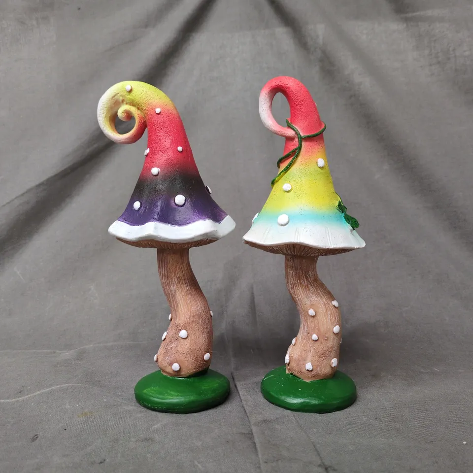 BOXED SET OF 2 COLOURFUL DECORATIVE RESIN TOADSTOOL ORNAMENTS