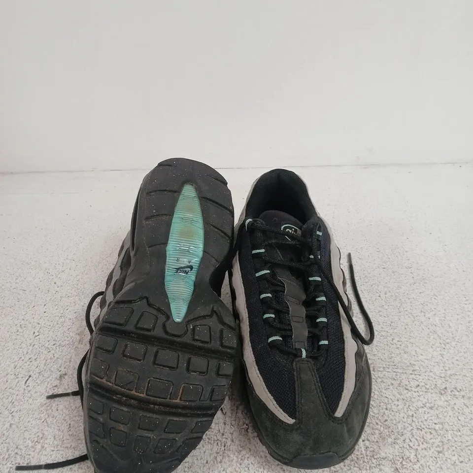 UK 6 NIKE AIR MAX 95 SNEAKERS – BLACK/GREY WITH TEAL ACCENTS