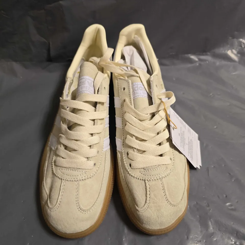 BOXED PAIR OF ADIDAS HANDBALL SPEZIAL TRAINERS - UK SIZE 6.5