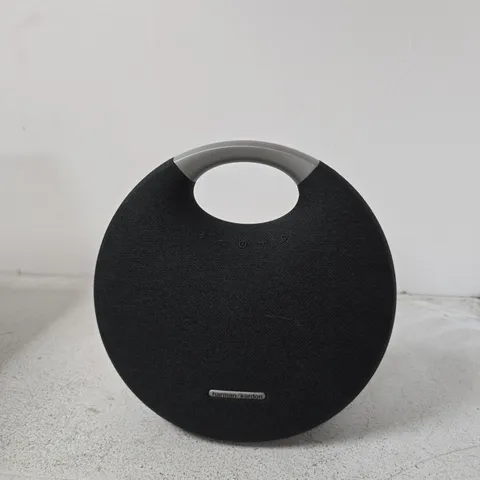 HARMAN/KARDON PORTABLE BLUETOOTH SPEAKER – BLACK, ROUND FABRIC SPEAKER 