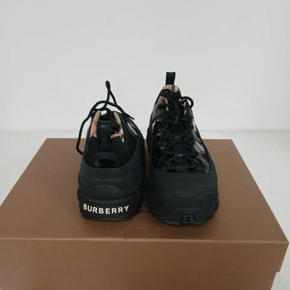 BURBERRY LOW TOP SNEAKER – BLACK, UK 4.5 (EUR 37.5)