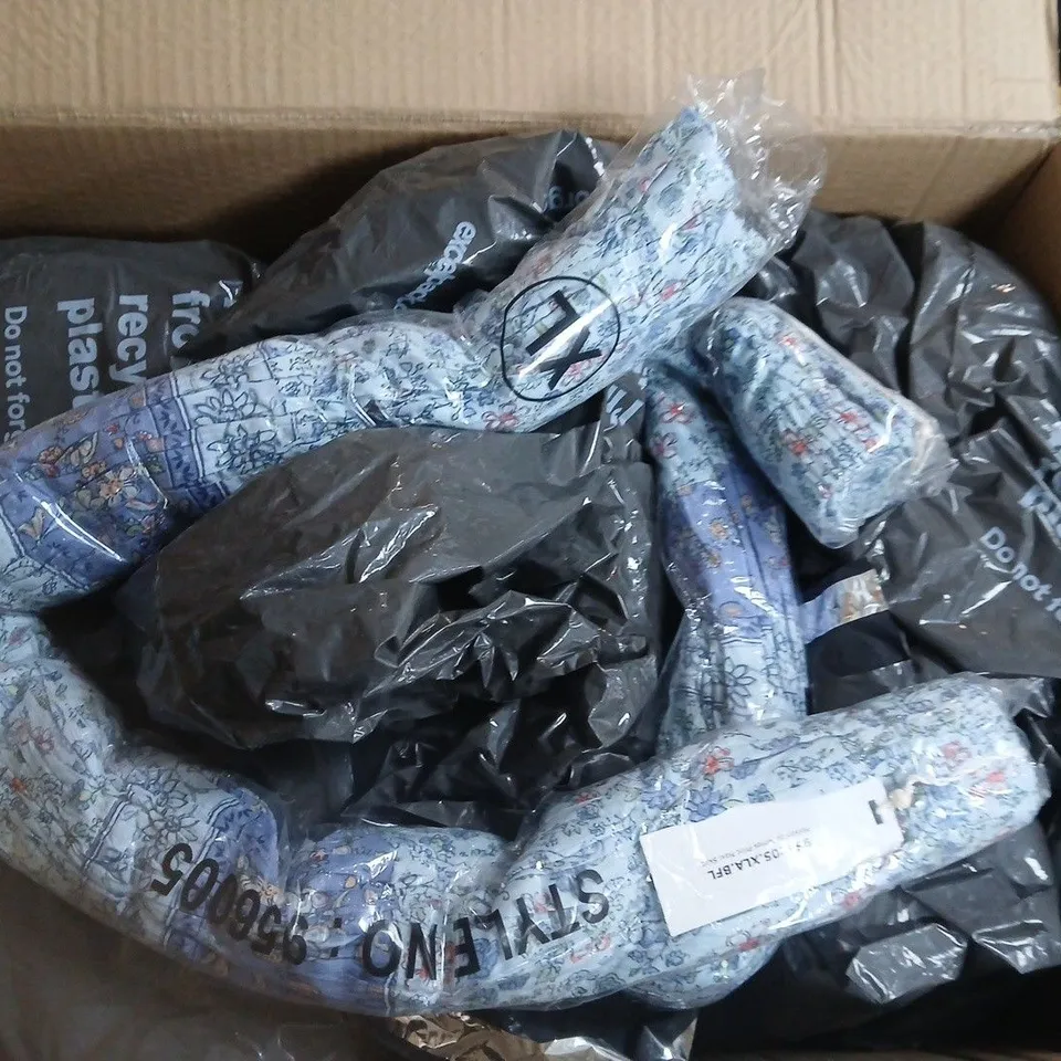 LARGE BOX OF WOMENS CLOTHING ITEMS IN VARIOUS STYLES , COLORS AND SIZES