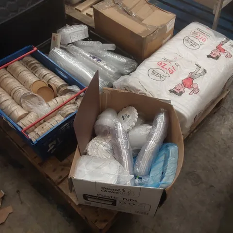 PALLET CONTAINING A LARGE QUANTITY OF CATERING ITEMS INCLUDING: TAKEAWAY TRAYS, LIDS, PLASTIC CUPS ECT