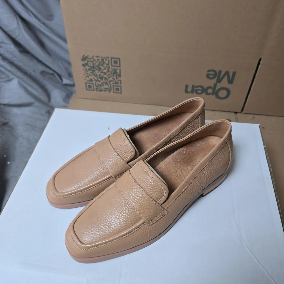 VIONIC WOMEN'S PEBBLED LEATHER LOAFERS – BEIGE/TAN UK 6.5