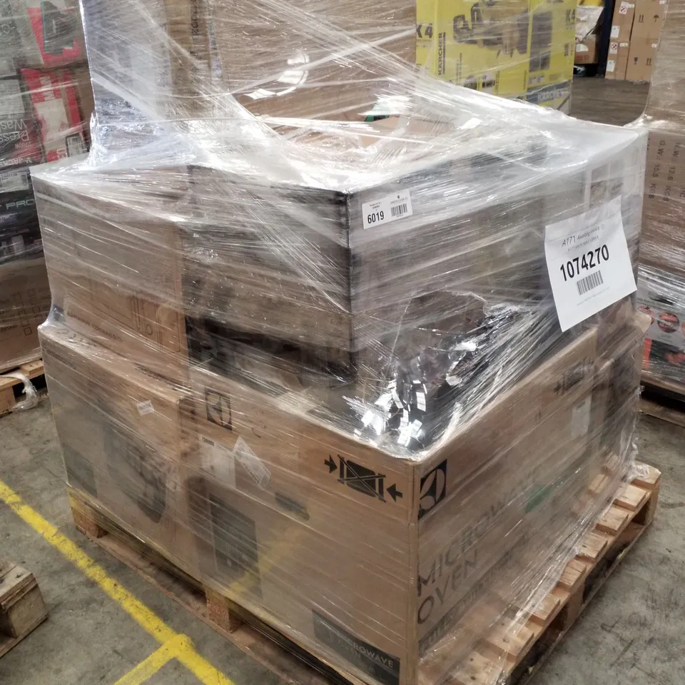 PALLET OF APPROXIMATELY 9 UNPROCESSED RAW RETURN HOUSEHOLD AND ELECTRICAL GOODS TO INCLUDE;