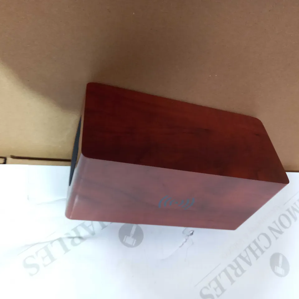 BLUETOOTH QI CHARGING ALARM CLOCK