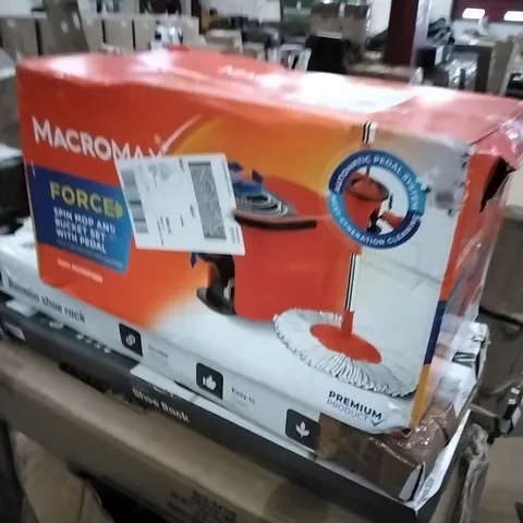 BOXED MACROMAX FORCED SPIN MOP INCLUDES BUCKET AND SET PEDAL 