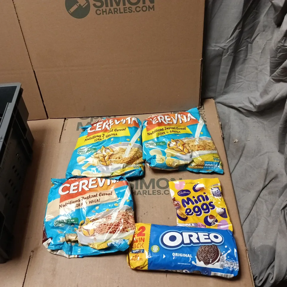 TOTE OF APPROXIMATELY 10 ASSORTED FOOD AND DRINK TO INCLUDE: OREO, MINI EGGS AND CERVITA CEREAL 