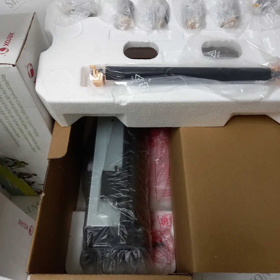 LOT OF 9 ASSORTED PRINTER ITEMS TO INCLUDE HP MAINTENANCE KIT ML-PMK65K/SEE AND VARIOUS TONER CARTRIDGES