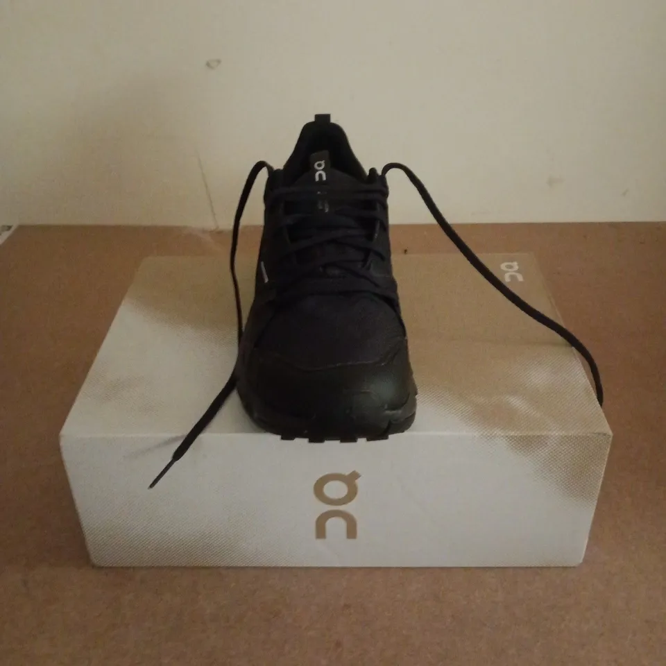 BOXED PAIR OF ON CLOUDHORIZON WP IN BLACK - UK 7