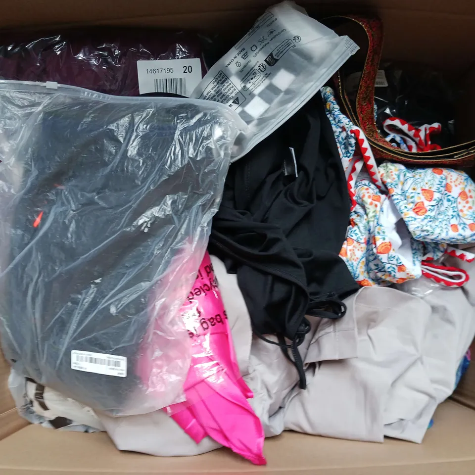 LARGE BOX OF APPROXIMATELY 20 ASSORTED CLOTHING ITEMS IN VARIOUS SIZES, STYLES AND COLOUR 