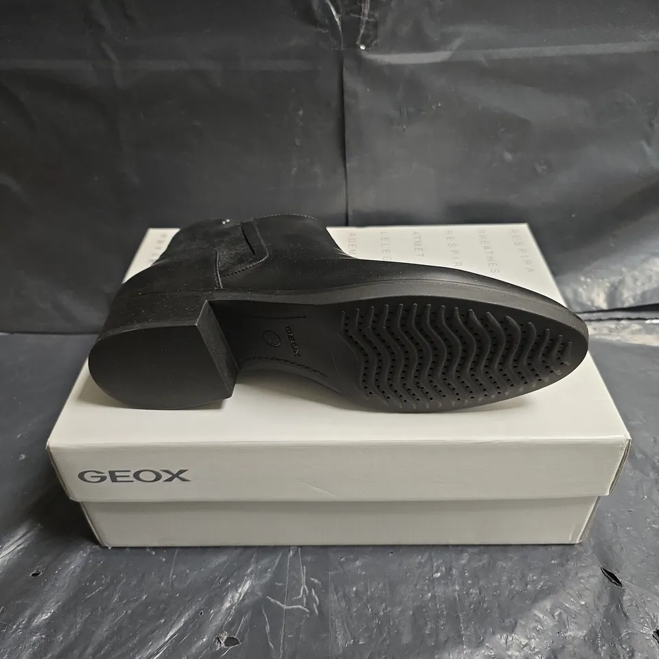 GEOX D FELICITY RESPIRA BLACK ANKLE BOOTS – UK 6 (US 9) – BOXED