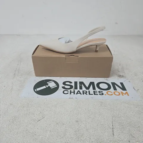 BEIGE WOMEN'S MULE WITH LOW HEEL SIZE 4