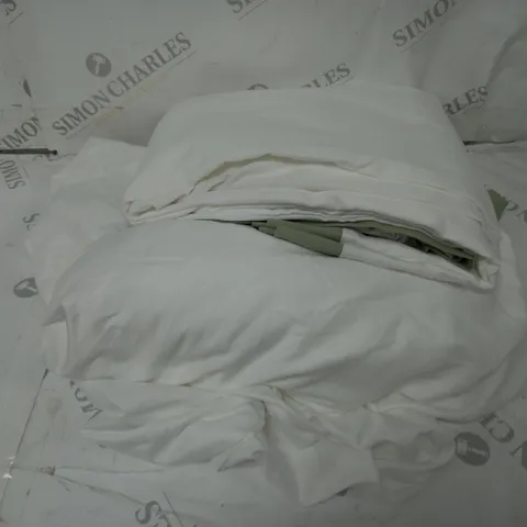 SUPERSOFT BY COZEE HOME 4 PIECE DUVET SET WITH CONTRAST TRIM - SIZE UNSPECIFIED