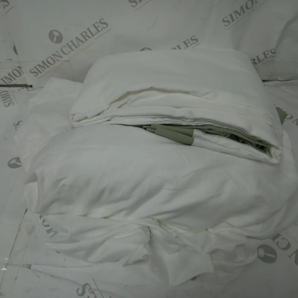 SUPERSOFT BY COZEE HOME 4 PIECE DUVET SET WITH CONTRAST TRIM - SIZE UNSPECIFIED