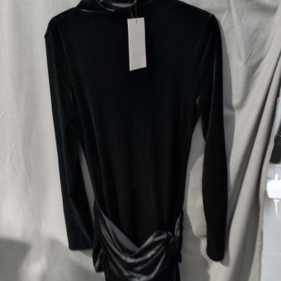 ZARA BLACK DRESS WITH KNOT DETAIL, LONG SLEEVES – SIZE L