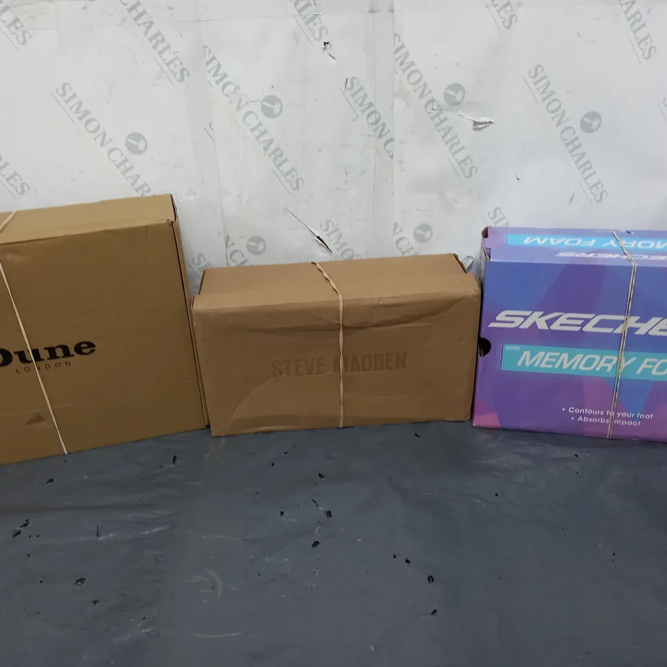 CAGE OF ASSORTED HOUSEHOLD CRUSHED VELVET SET OF 2 OXFORD PILLOWCASES, SKINSENSE PURIFYING DOUBLE CLEANSE, MP CURVE SHORTS, AND KWD BLUE TRACKSUIT ETC.