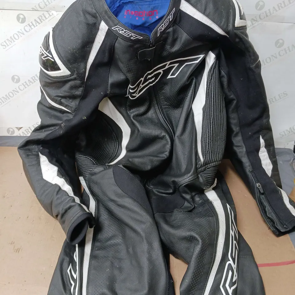 RST FULL BODY RACING SUITE IN BLACK SIZE XL COLLECTION ONLY 