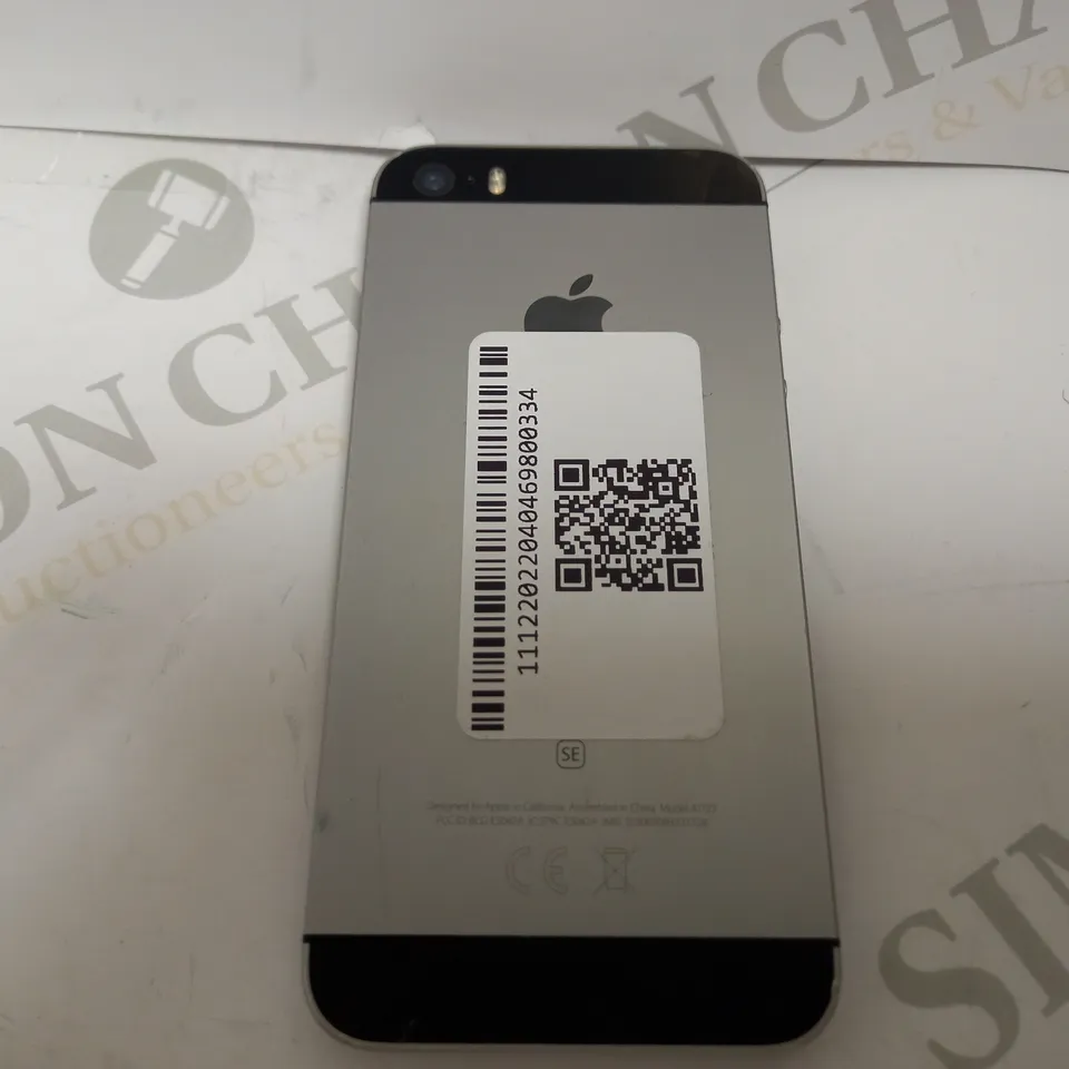 APPLE IPHONE SE (1ST GENERATION) - SILVER 