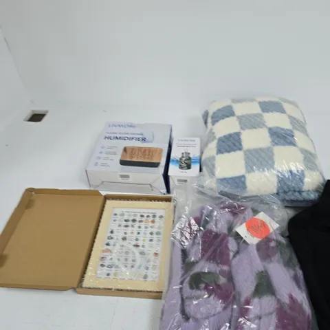 BOX OF APPROXIMATELY 10 ASSORTED ITEMS INCLUDING A LLIVMORE FLAME GLOW AROMA HUMIDIFIER, A LIVMORE PRINTED STAINLESS STEEL WATER BOTTLE AND A FRAME WITH A PICTURE OF 80 TRYPES OF NATURAL ORE SPECIMENS