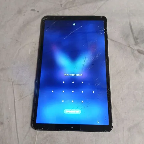 SAMSUNG TABLET – BLACK, CRACKED SCREEN