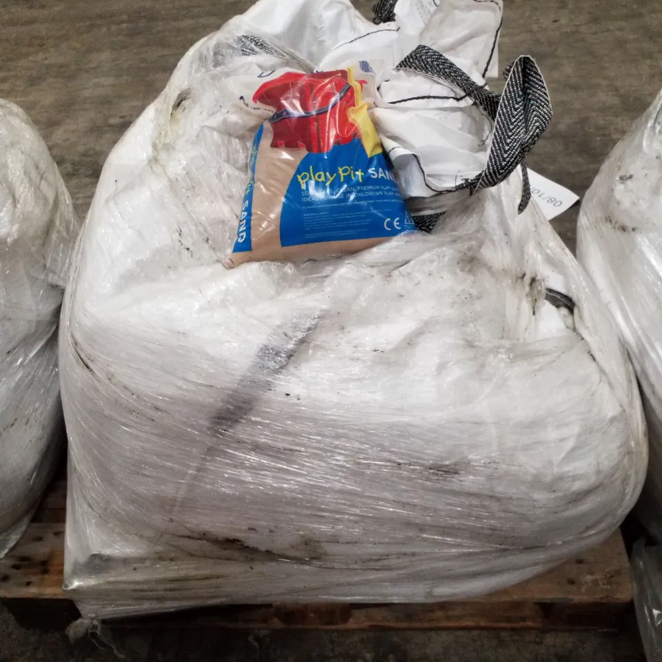 PALLET CONTAINING BAGS OF PLAY SAND 