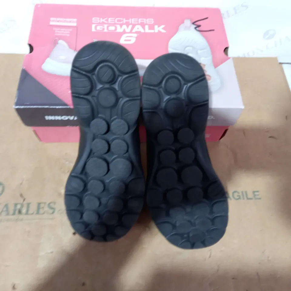 BOXED PAIR OF SKECHERS - SIZE 6.5