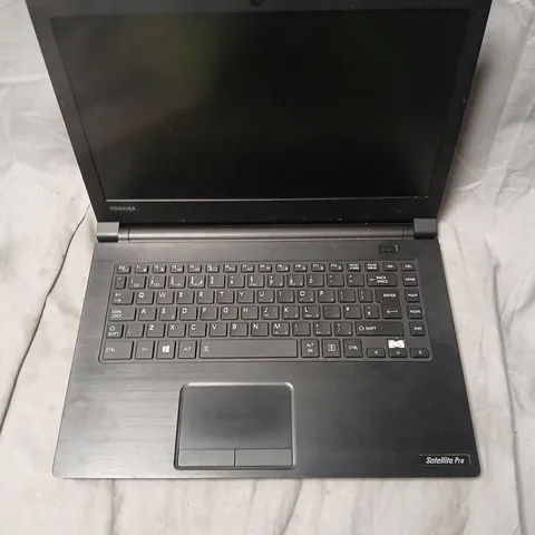 TOSHIBA SATELLITE PRO R40-C LAPTOP